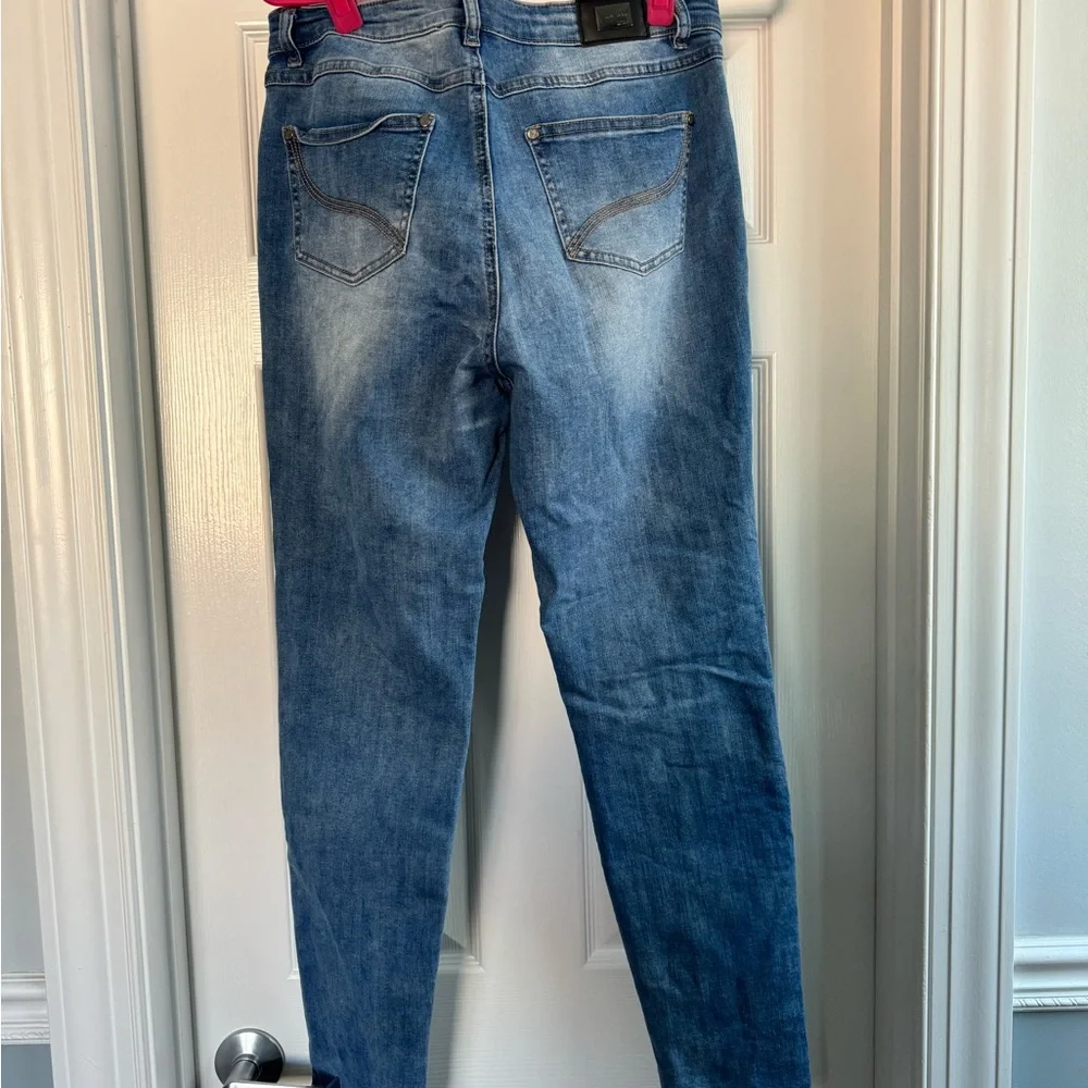 Joseph Ribkoff Rhinestone & Patch Work Cropped Jeans - Picture 6 of 7